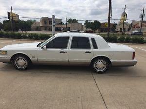  Lincoln Town Car