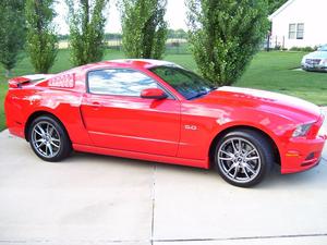  Ford Mustang GT Coupe Premium