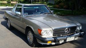  Mercedes-Benz 560SL Convertible