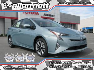  Toyota Prius Three Touring w/ Navigat in Lima, OH