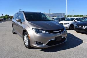  Chrysler Pacifica Touring-L For Sale In Bloomington |
