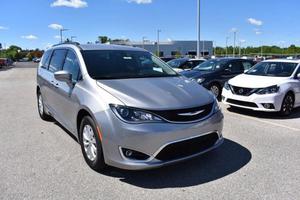  Chrysler Pacifica Touring-L For Sale In Bloomington |