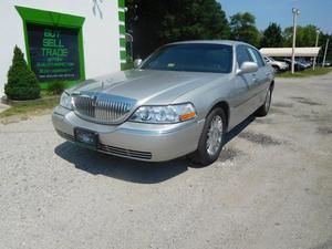  Lincoln Town Car Signature Limited - Signature Limited