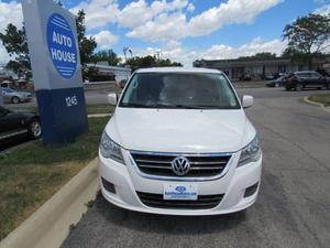  Volkswagen Routan SE For Sale In Downers Grove |