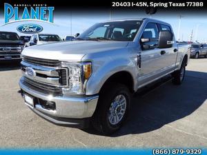  Ford F-250 Super Duty - XL 4WD Crew Cab 6.75' Box