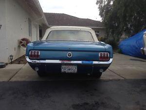  Ford Mustang Convertible