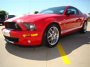  Ford Mustang Shelby GT500