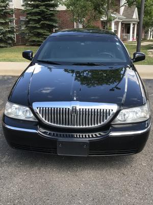  Lincoln Town Car Signature L For Sale In Canton |