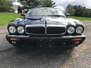  Jaguar XJ8