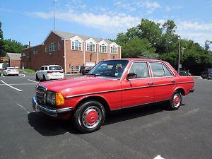  Mercedes-Benz 200-Series low mile manual w123 Chassis,