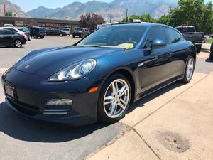  Porsche Panamera -