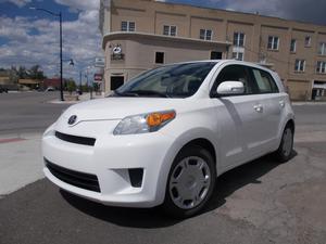  Scion xD -