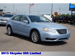  Chrysler 200 Limited in Southgate, MI