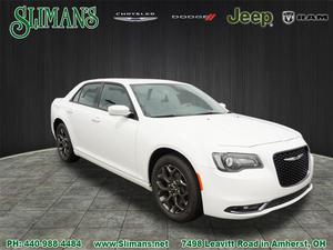  Chrysler 300 S V6 in Amherst, OH