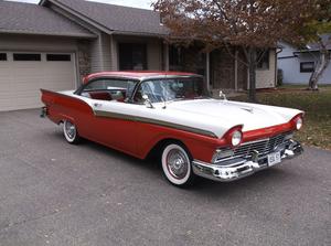  Ford Fairlane 500 Tudor Hardtop