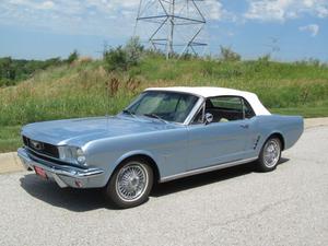  Ford Mustang Convertible