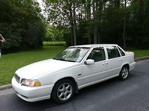  Volvo S70 Base Sedan 4-Door