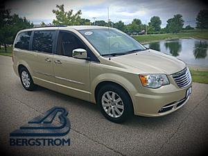  Chrysler Town & Country Touring-L For Sale In Oshkosh |