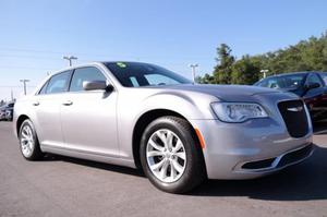  Chrysler 300 in Lakeland, FL