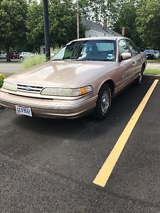  Ford Crown Victoria LX