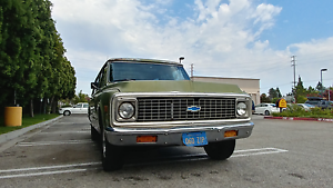  Chevrolet Suburban Deluxe