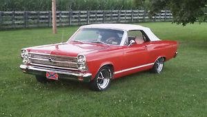  Ford Fairlane RED