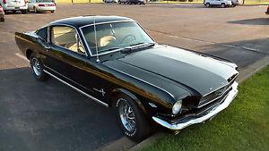  Ford Mustang 2+2 fastback