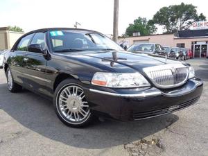  Lincoln Town Car Signature Limited For Sale In South