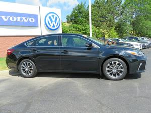  Toyota Avalon XLE in Grand Rapids, MI