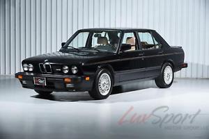  BMW M5 Sedan --