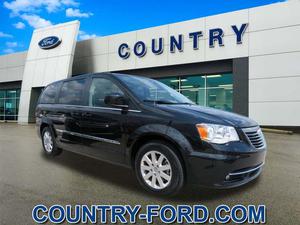  Chrysler Town & Country Touring in Southaven, MS