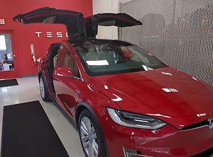  Tesla Model X Multicoat Red