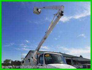  Freightliner M&apos; Lift-All Boom