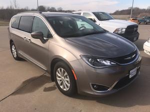  Chrysler Pacifica Touring L in Muscatine, IA