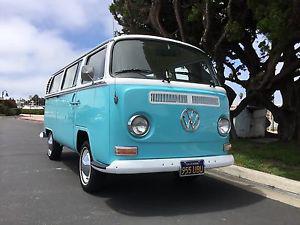  Volkswagen Bus/Vanagon Deluxe