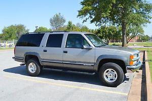  Chevrolet Suburban LT