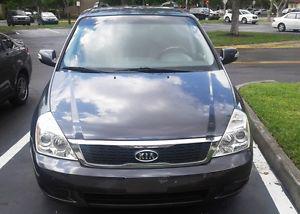  Kia Sedona LX CLEAN