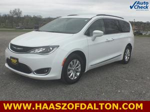  Chrysler Pacifica Touring L in Dalton, OH