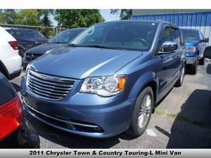  Chrysler Town & Country Touring-L in Redford, MI