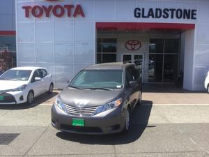  Toyota Sienna LE in Gladstone, OR