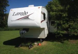  Keystone RV Laredo