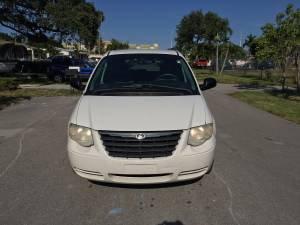  Chrysler Town & Country LX in Fort Lauderdale, FL