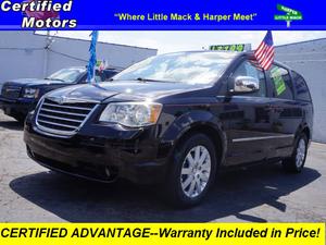  Chrysler Town & Country Touring in Saint Clair Shores,