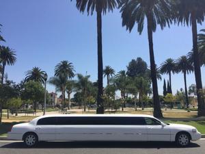  Lincoln Town Car Signature For Sale In Riverside |