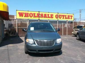  Chrysler Town & Country Touring For Sale In Cleveland |