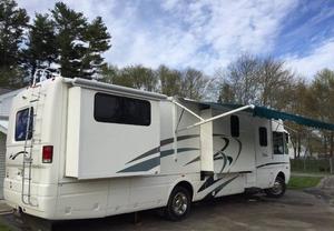  National RV Dolphin M  Workhorse