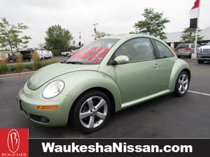  Volkswagen New Beetle 2.5 in Waukesha, WI