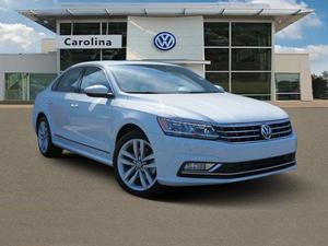  Volkswagen Passat 1.8T SE w/Technology Aut in