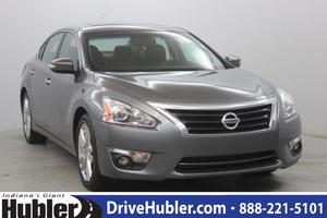  Nissan Altima 4dr Sdn V6 in Indianapolis, IN