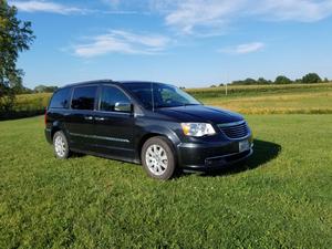  Chrysler Town & Country Touring-L For Sale In Sycamore